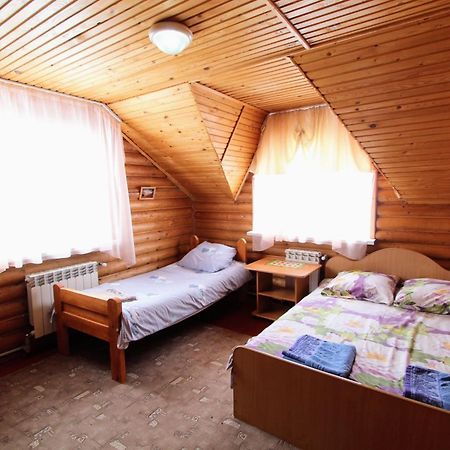 Hotel Мала Одеса Yablunytsya Exterior foto
