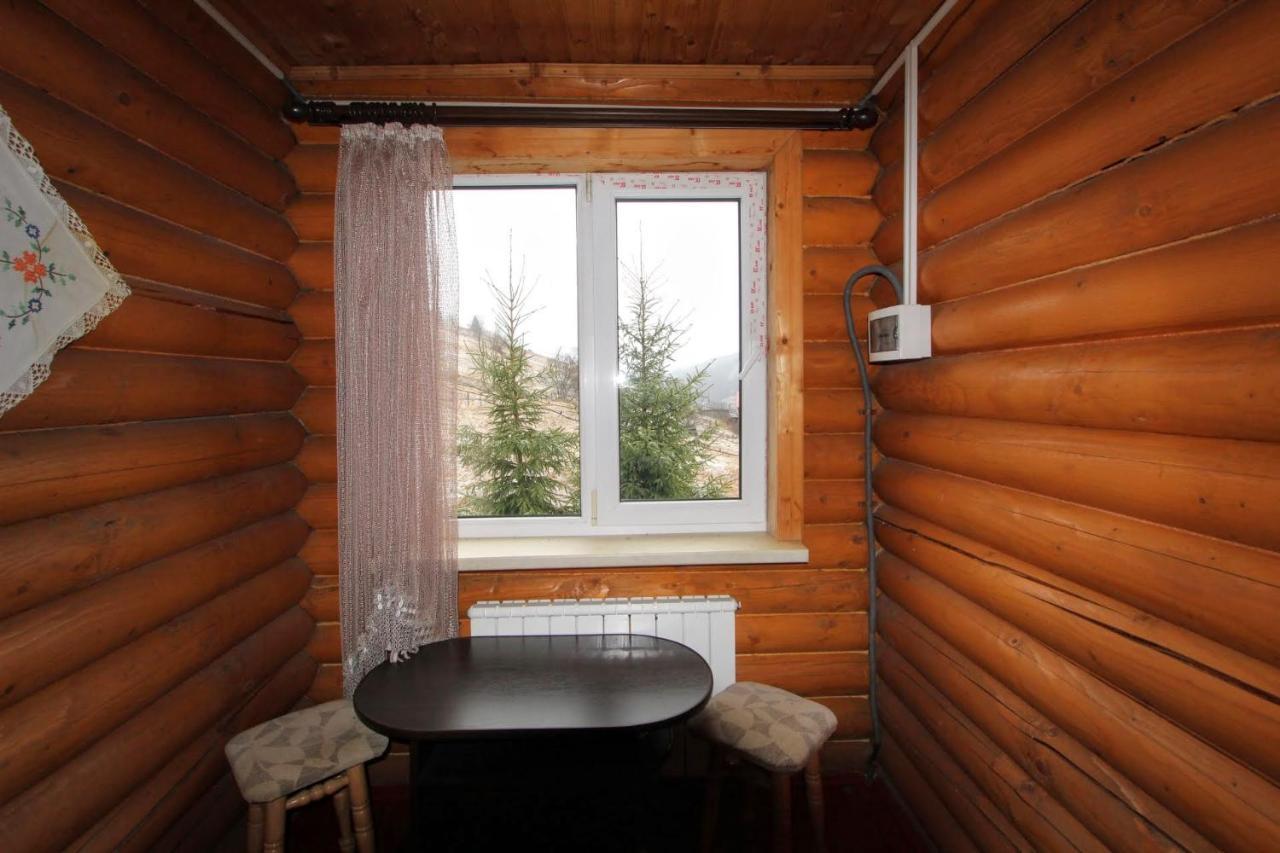 Hotel Мала Одеса Yablunytsya Exterior foto